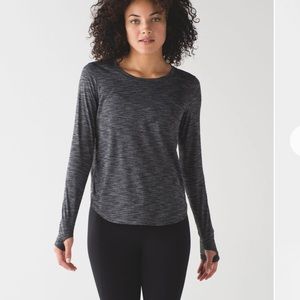 Lululemon on the run long sleeve shirt cropped back heathered black light luon